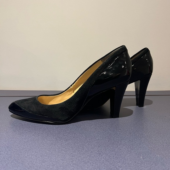 Modern Vintage Suede and Patent Leather Heel - Picture 3 of 7